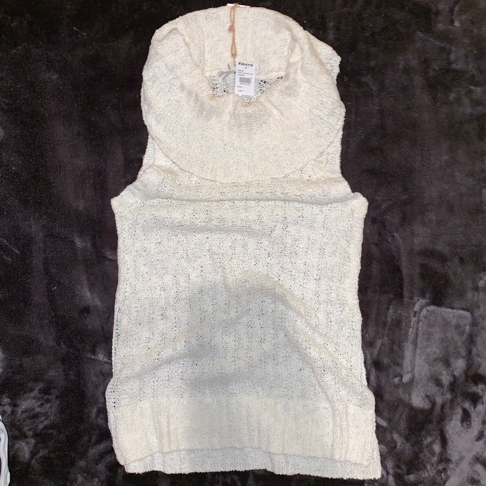 ❗️NWT❗️Woven Heart Sleeveless Sweater Top
